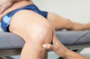 Knieschmerzen: Auslöser und Behandlungen | Praxis für Faszientherapie Berlin Mitte
